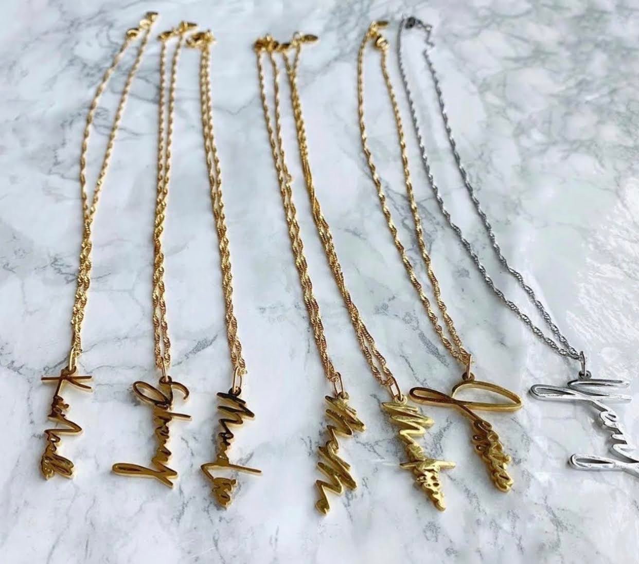 DROP NAMEPLATE NECKLACE - KING ME Custom Jewelry